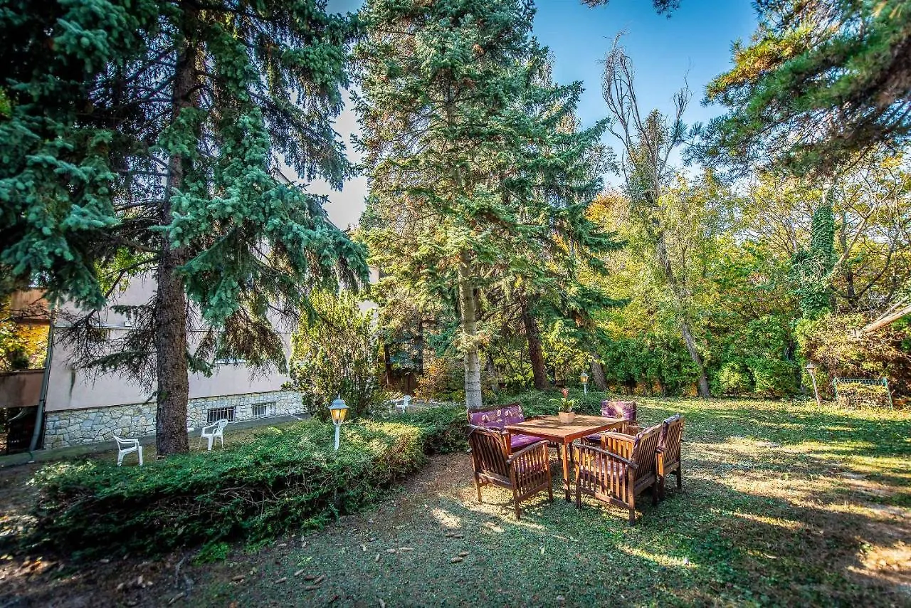 Korona Panzio Budapest Bed & Breakfast