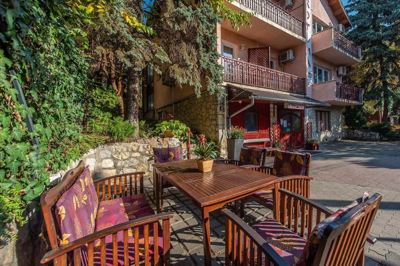 *** Bed & Breakfast Korona Panzio Budapest Hungary