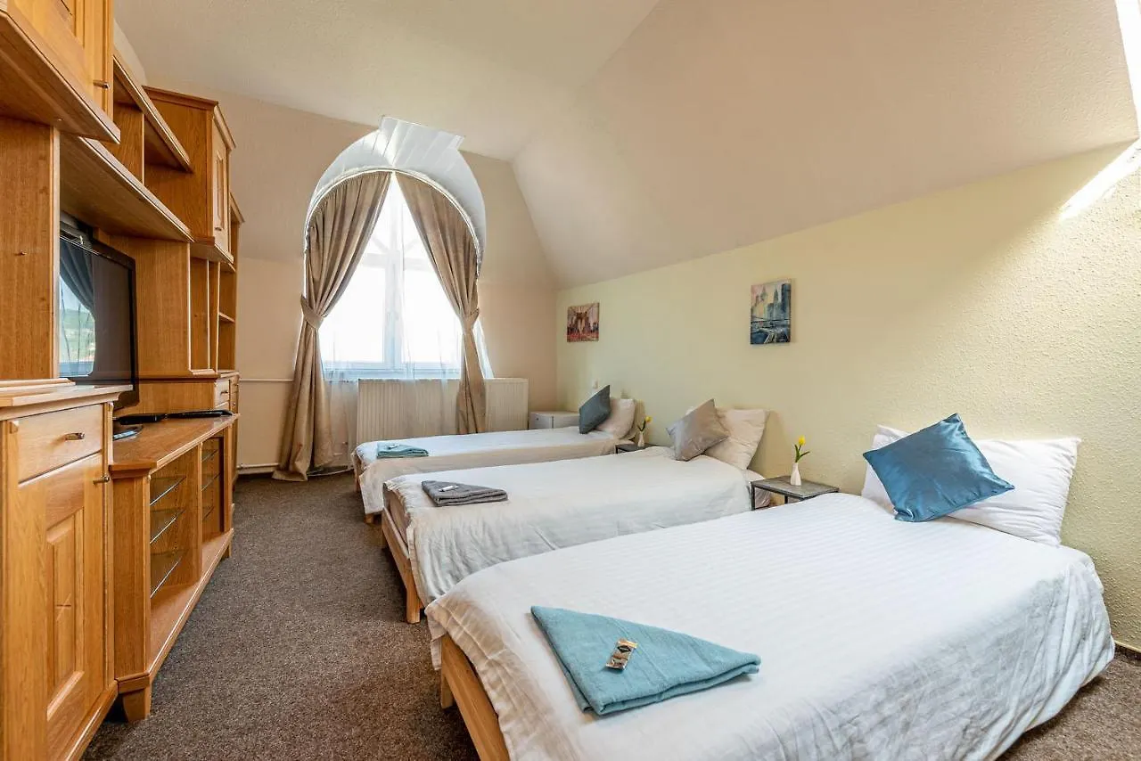 Korona Panzio Budapest Bed & Breakfast
